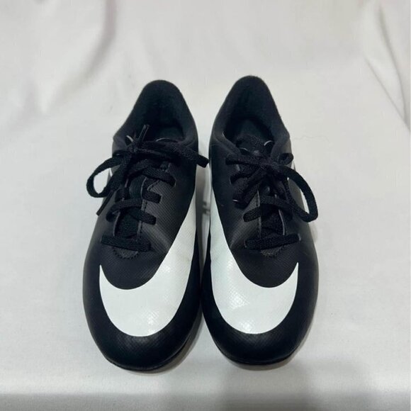 NIKE bravado firm ground soccer cleats. Kids size 1 youth. New condition. Worn o - Picture 6 of 9
